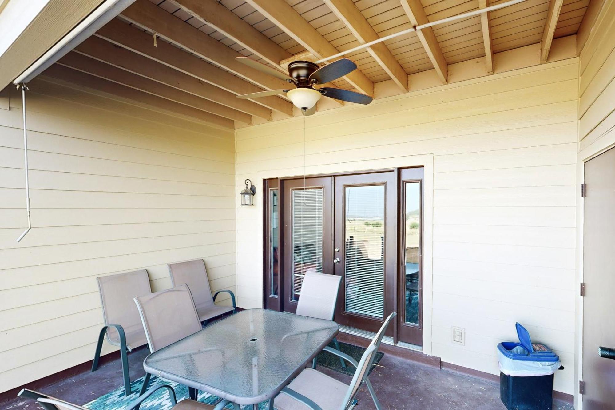 Canyon Lake Getaway & Texas Living Room photo